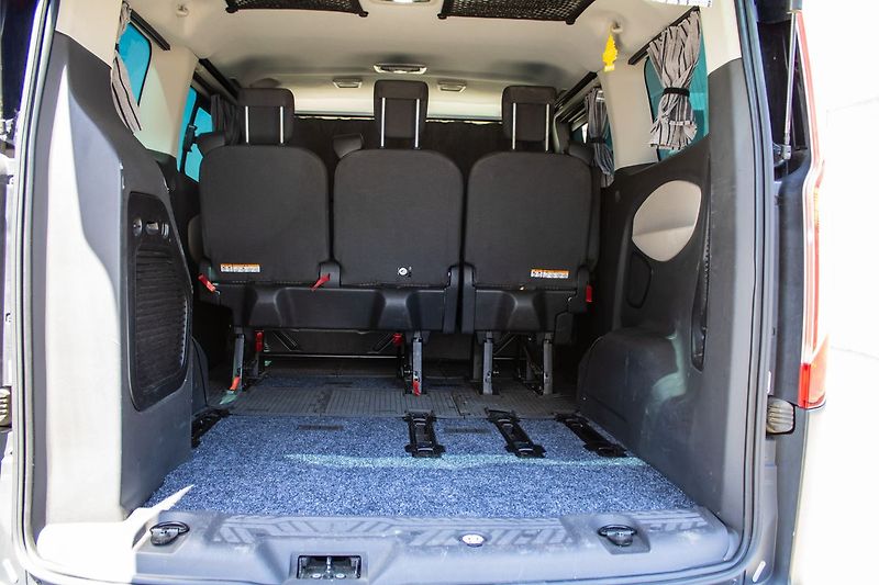 Ford Tourneo Custom - fotka 25 z 27