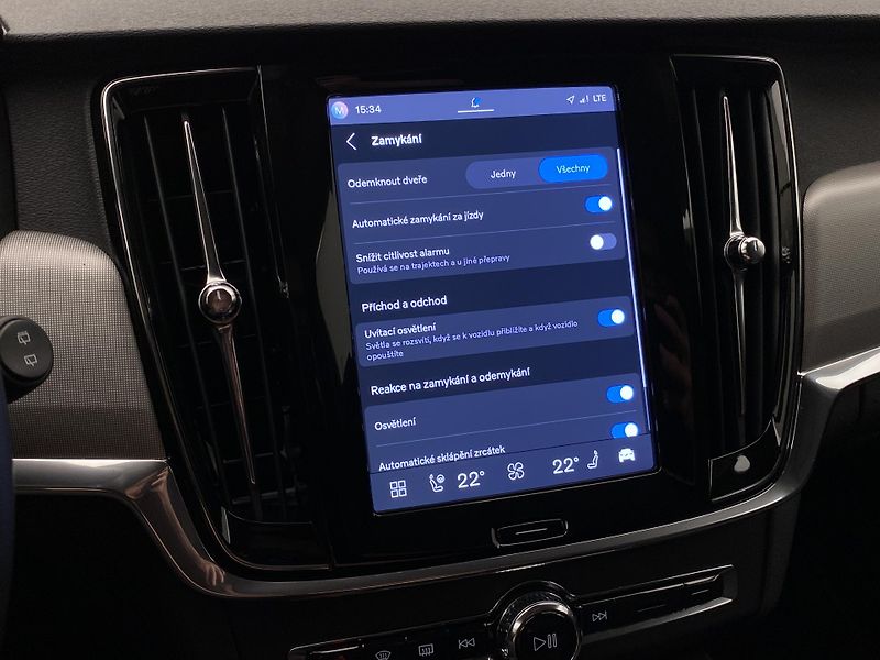 Volvo V90 T6 AWD PLUG-IN DARK PLUS AUT - fotka 53 z 59