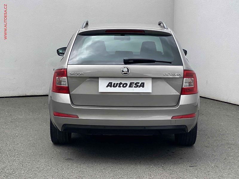 Škoda Octavia (2014) 1.6 TDi, Elegance, STK6/28 - fotka 5 z 19