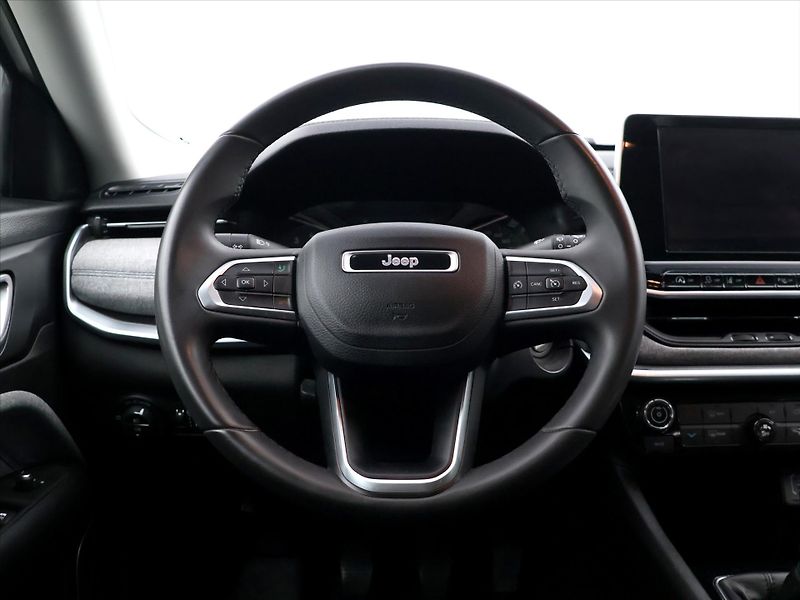 Jeep Compass 1,3 MultiAir 96kW Night Eagle - fotka 19 z 40