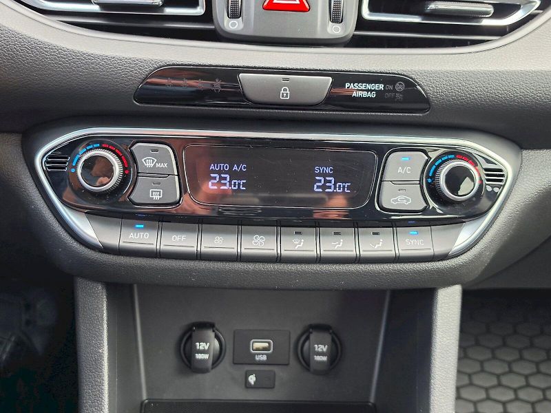 Hyundai i30 (2022) SW Family Smart 1,5GDi 80kW - fotka 14 z 29