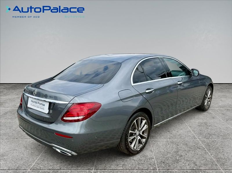 Mercedes-Benz Třídy E 220D TOP STAV 143kW   2,0 - fotka 4 z 14