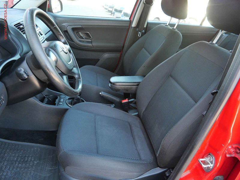 Škoda Fabia (2011) 1.2TSi, 2.maj,ČR, Elegance - fotka 9 z 16