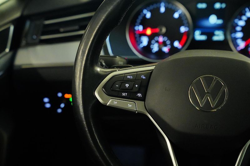 Volkswagen Passat - fotka 16 z 28