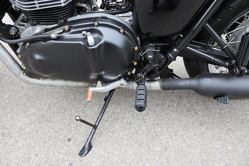 Triumph Bonneville (2001) BONNEVILLE 800 CAFÉ RACER - fotka 16 z 22