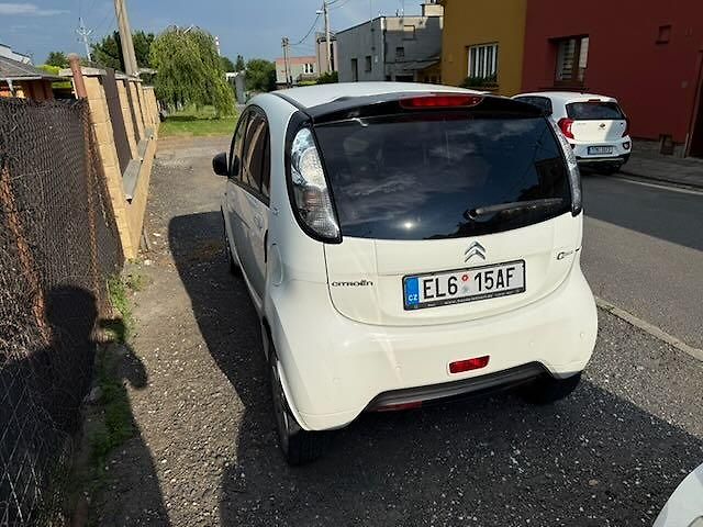 Citroën C-Zero (2011) NEPOJÍZDNÉ! Ideální na díly. - fotka 5 z 7