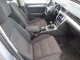 Volkswagen Passat (2018) Comfortline 2.0 TDI, Navi - náhled 9
