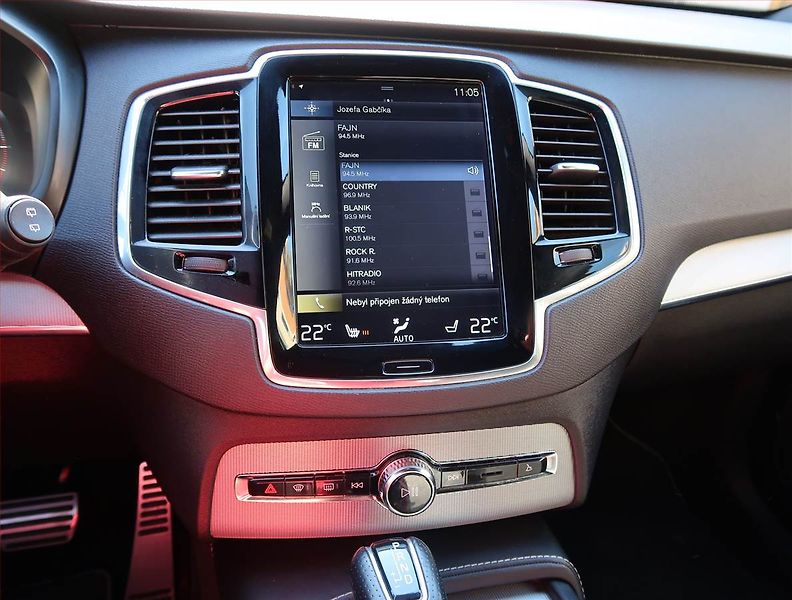 Volvo XC90 (2017) R-Design D5 AWD - fotka 12 z 26