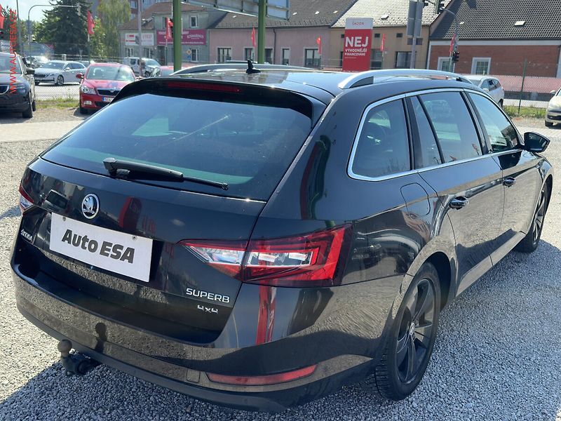 Škoda Superb (2015) 2.0 TDi 4x4, ČR, DSG, bixen - fotka 4 z 23