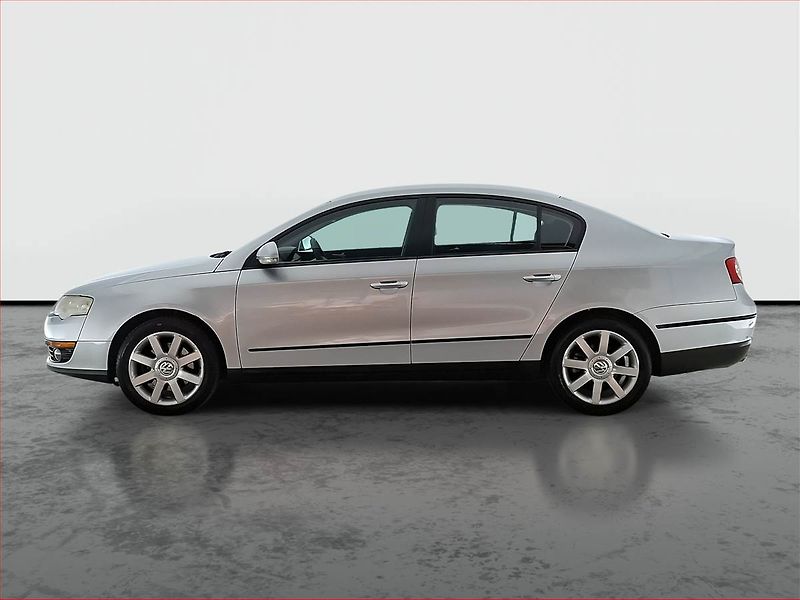 Volkswagen Passat (2008) 1.6, Tempomat, Vyhř. sedaček - fotka 3 z 15