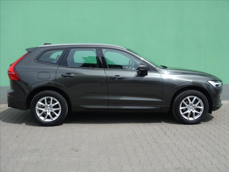 Volvo XC60 2,0 140kW 4x4 MOMENTUM - fotka 5 z 73