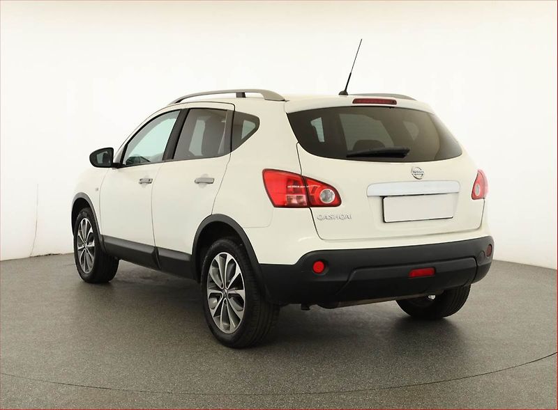 Nissan Qashqai (2009) 1.6, Serv.kniha, Tempomat - fotka 4 z 17
