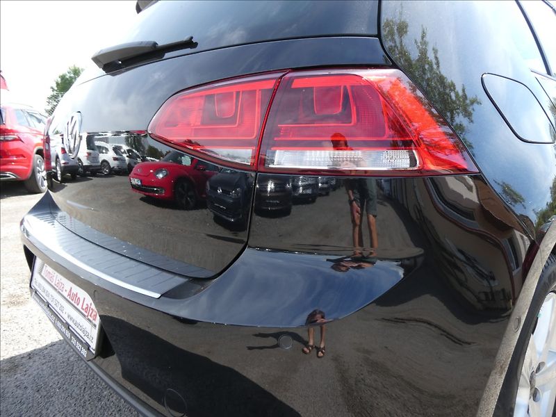 Volkswagen Golf 1,6 TDi 77kW serviska, xenony - fotka 10 z 50