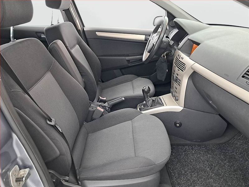 Opel Astra (2007) 1.9 CDTI, po STK, zamluveno - fotka 9 z 16