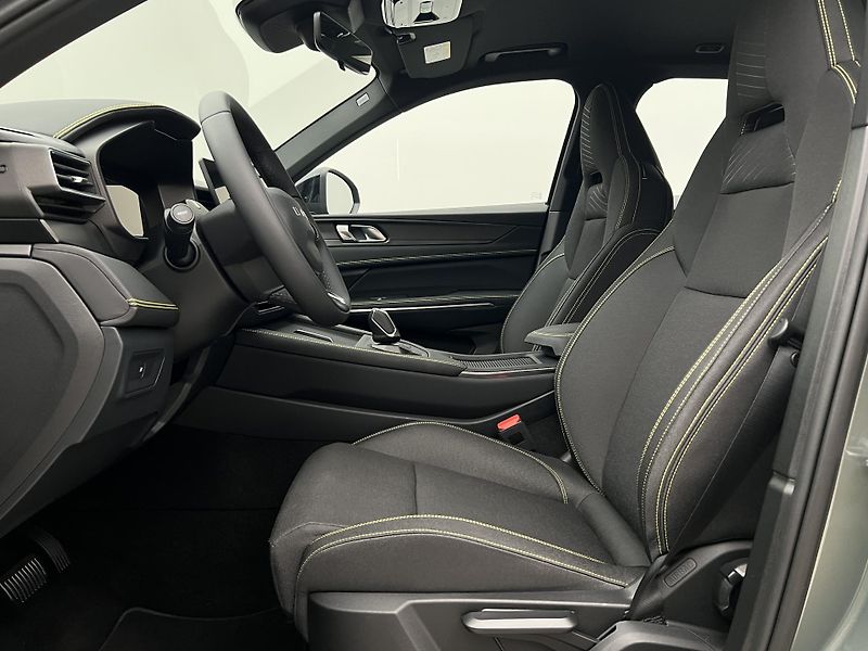 Lynk & Co 01 CORE PHEV AUT CZ 1.maj - fotka 3 z 46