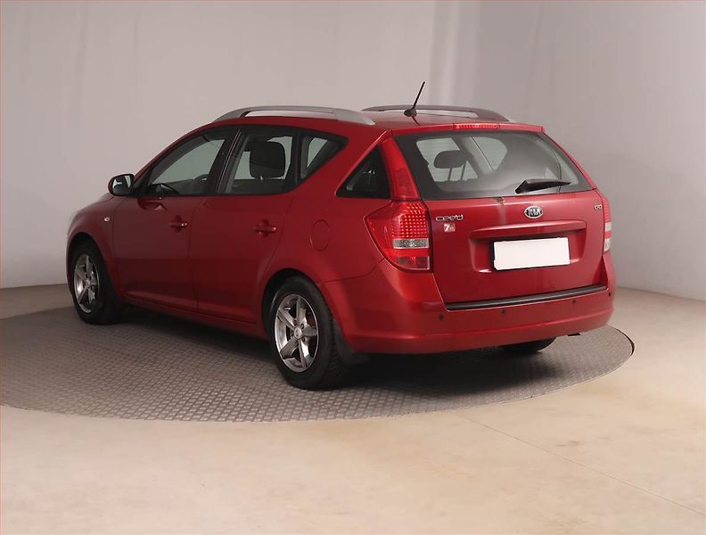 Kia Ceed (2010) 1.6 CRDi, po STK, udržované - fotka 4 z 15