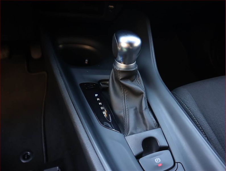 Toyota C-HR (2019) 1.8 Hybrid - fotka 13 z 22