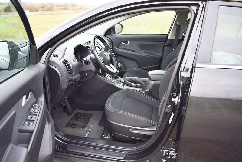 Kia Sportage 1,6 16V 1.M, PDC,KAMERA,AKCE - fotka 8 z 19
