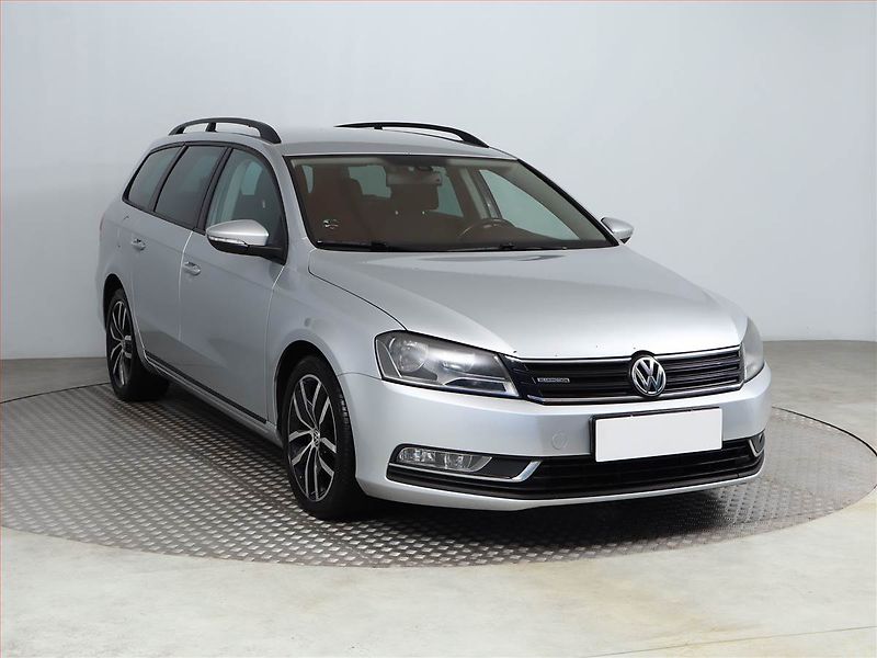 Volkswagen Passat (2013) 1.6 TDI, Navi, Tempomat - fotografie inzerátu