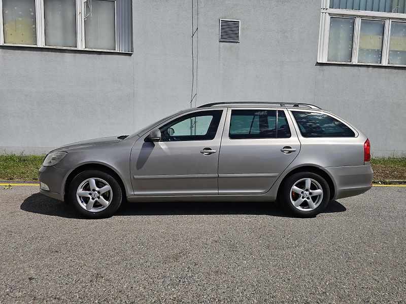 Škoda Octavia (2011) 2 1.6TDI FACELIFT - fotka 2 z 18