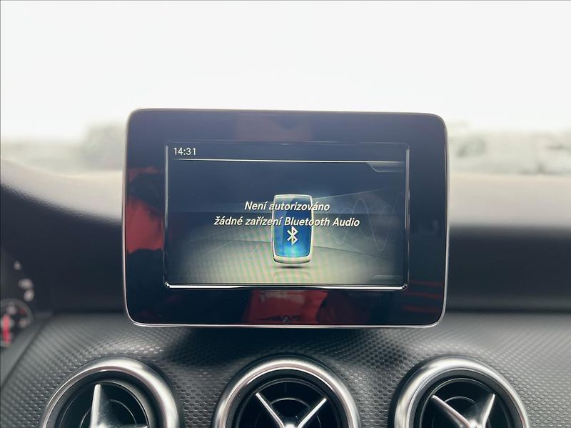 Mercedes-Benz Třídy A 180 d Sport automat - fotka 32 z 45