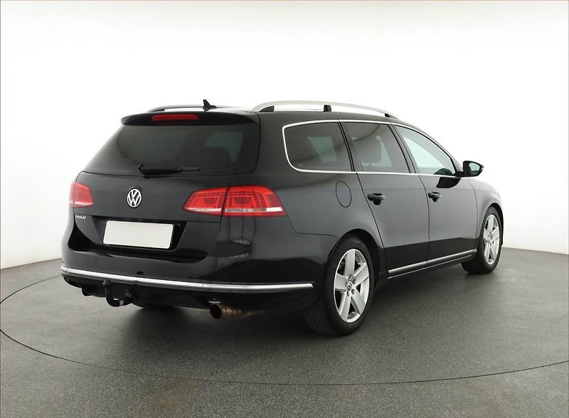 Volkswagen Passat (2012) Highline 3.6 V6, 4X4, Automat - fotka 5 z 17