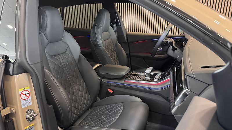 Audi Q8 50 TDI B&O Laser Carbon OLED - fotka 22 z 39
