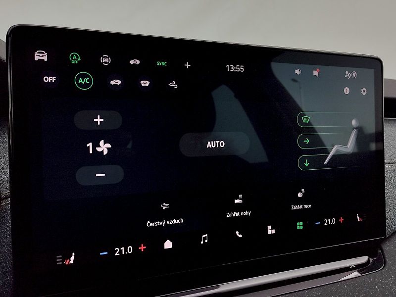 Škoda Octavia (2024) Top Selection 1,5 Tsi 110 Kw D - fotka 16 z 39