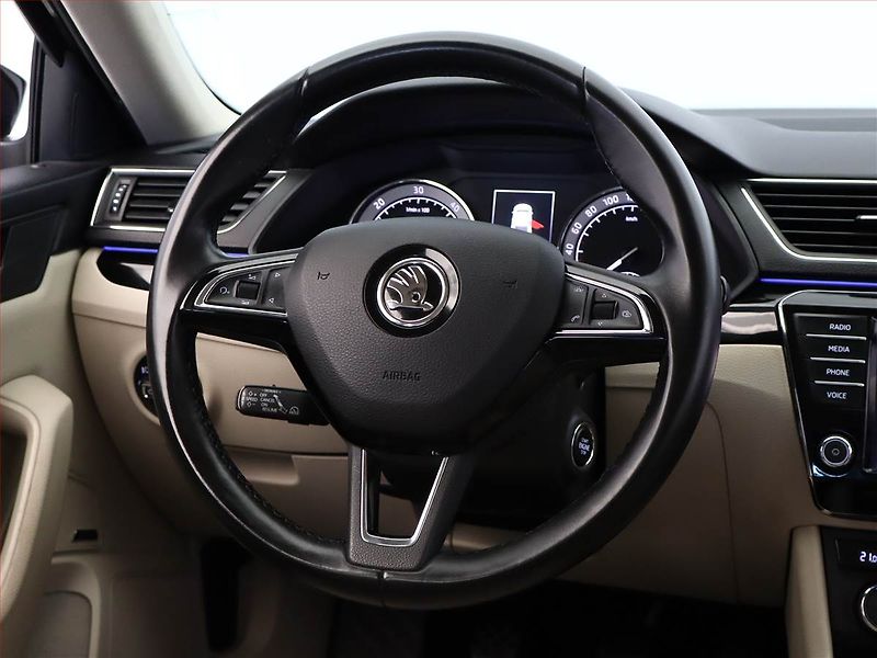 Škoda Superb (2016) Laurin&Klement 2.0 TDI 4x4 - fotka 14 z 22