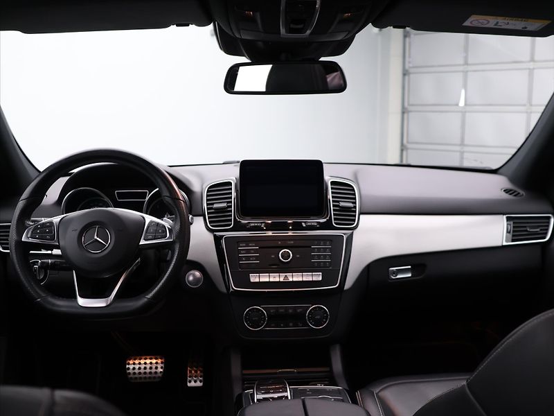 Mercedes-Benz GLE 3,0 350d 190 kW 4MATIC AMG - fotka 27 z 35
