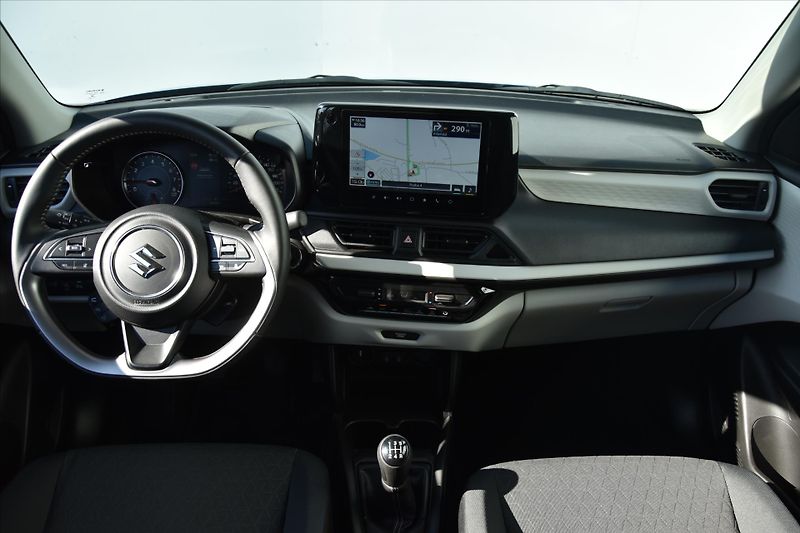 Suzuki Swift 1.2 PREMIUM HYBRID ZÁRUKA 2/30 - fotka 13 z 27