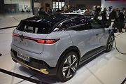 Design trošku přípomíná MPV Scénic