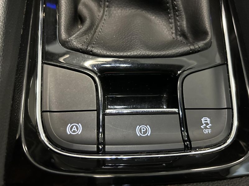 Škoda Karoq (2018) 1.6TDi Style Plus LED NAVI TZ - fotka 14 z 32