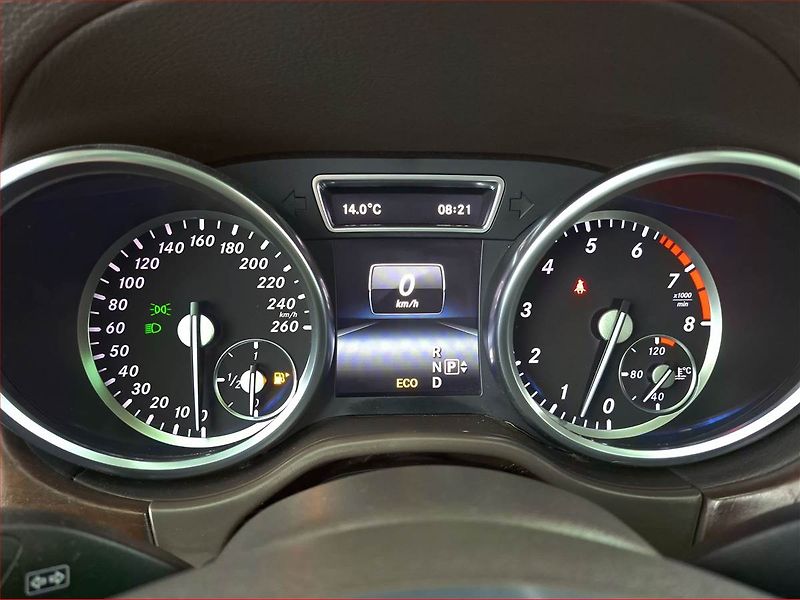 Mercedes-Benz GL (2014) 500 - fotka 11 z 27