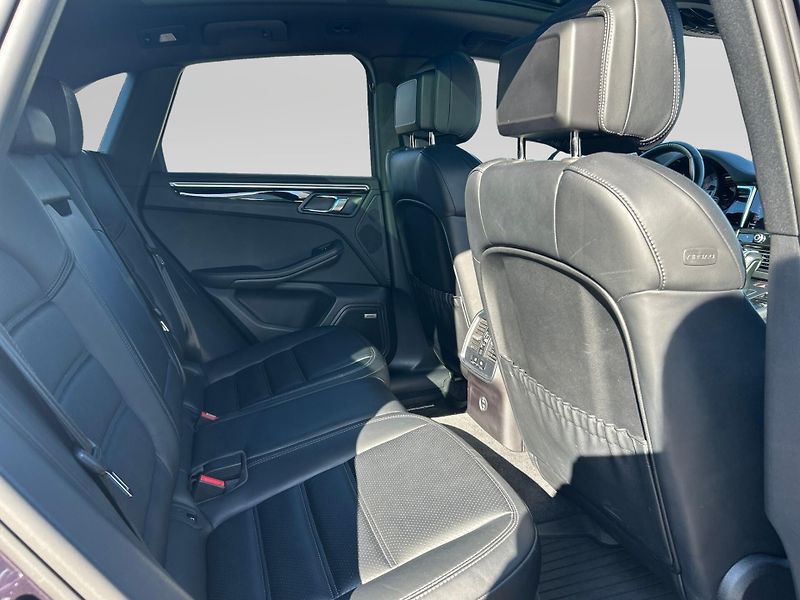 Porsche Macan (2024) S - fotka 29 z 30