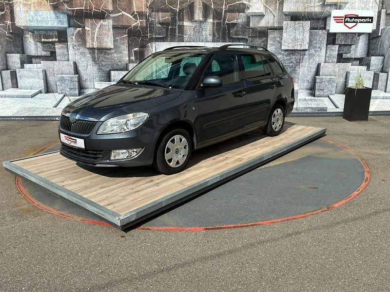 Škoda Fabia (2010) 1.2TSi,63KW,VYHŘ.SEDADLA,TEMP. - fotka 3 z 21