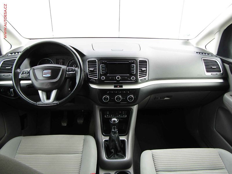 Seat Alhambra (2013) 2.0 TDi 7míst, servis.kniha - fotka 8 z 21