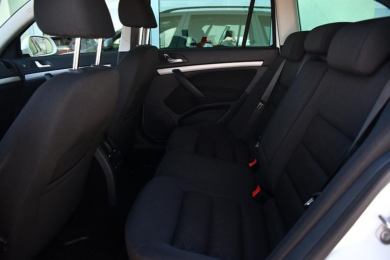 Škoda Octavia 1.8TSi 112kW 4X4 TAŽNÉ - fotka 19 z 35