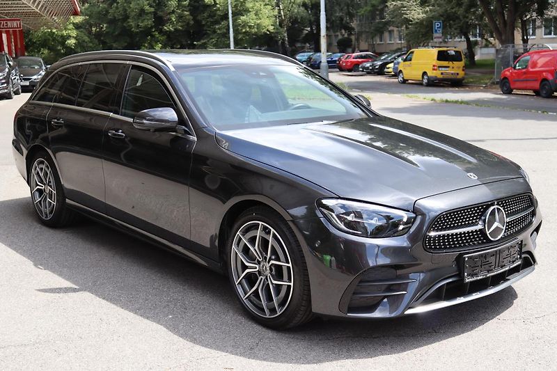 Mercedes-Benz Třídy E E 300D 4MATIC KOMBI AMG 195kW - fotka 7 z 50