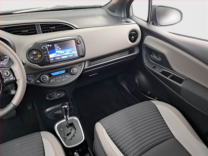 Toyota Yaris (2017) 1.5 Dual VVT-i, Automat, ČR - fotka 8 z 20