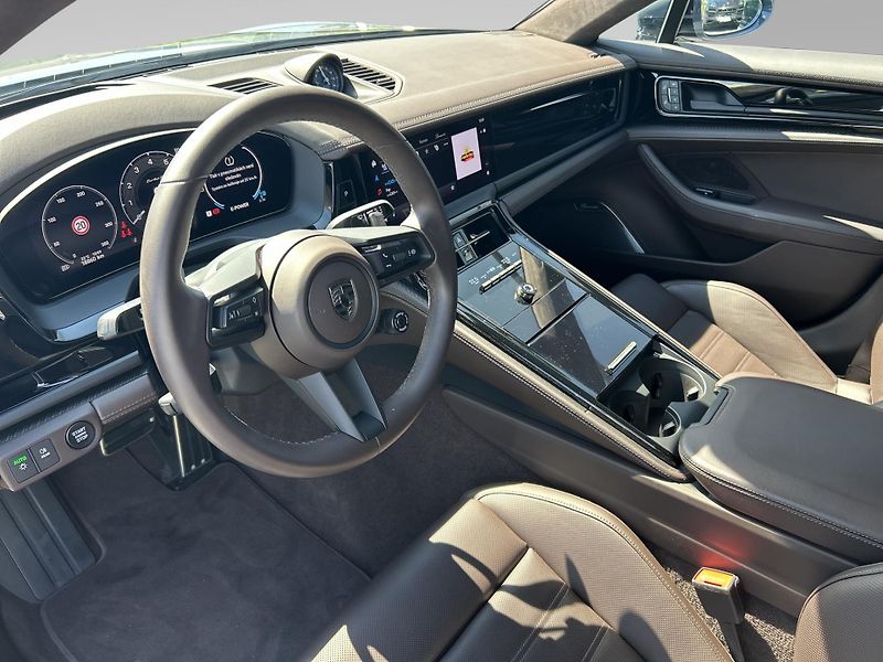 Porsche Panamera (2025) Turbo S E-Hybrid - fotka 15 z 29