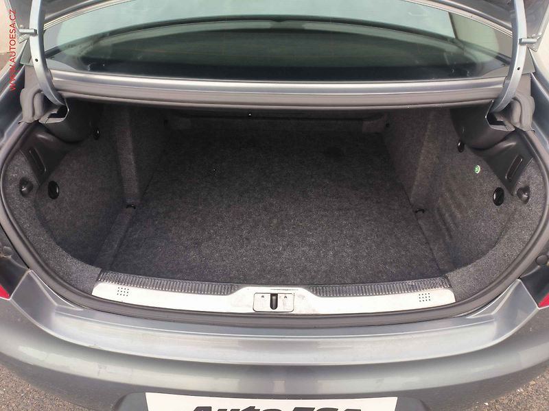 Škoda Superb (2010) 2.0TDI 4x4, ČR, Xenon, autoAC - fotka 20 z 20
