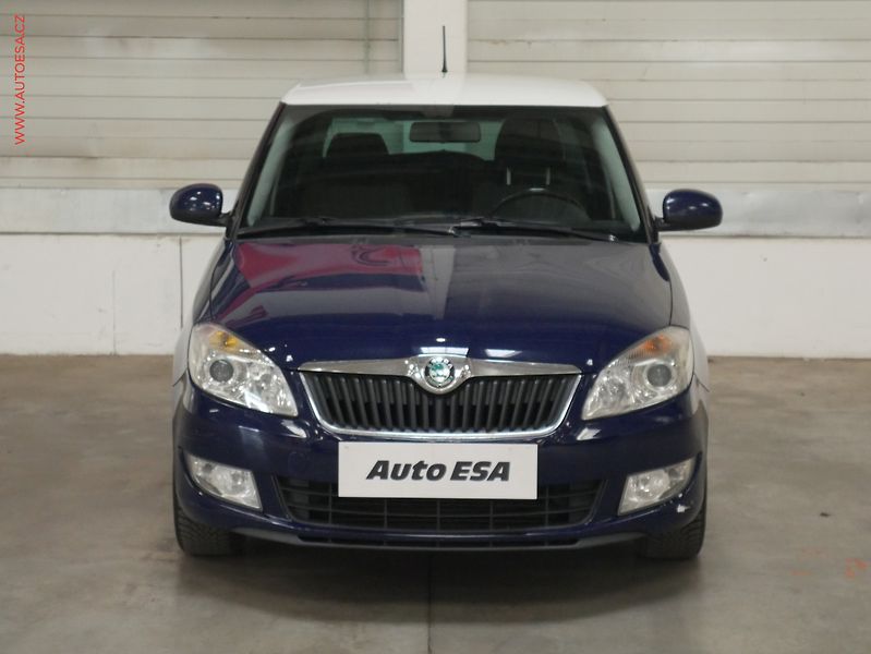 Škoda Fabia (2012) 1.6TDi, ČR, Ambiente, AC, TZ - fotka 2 z 13