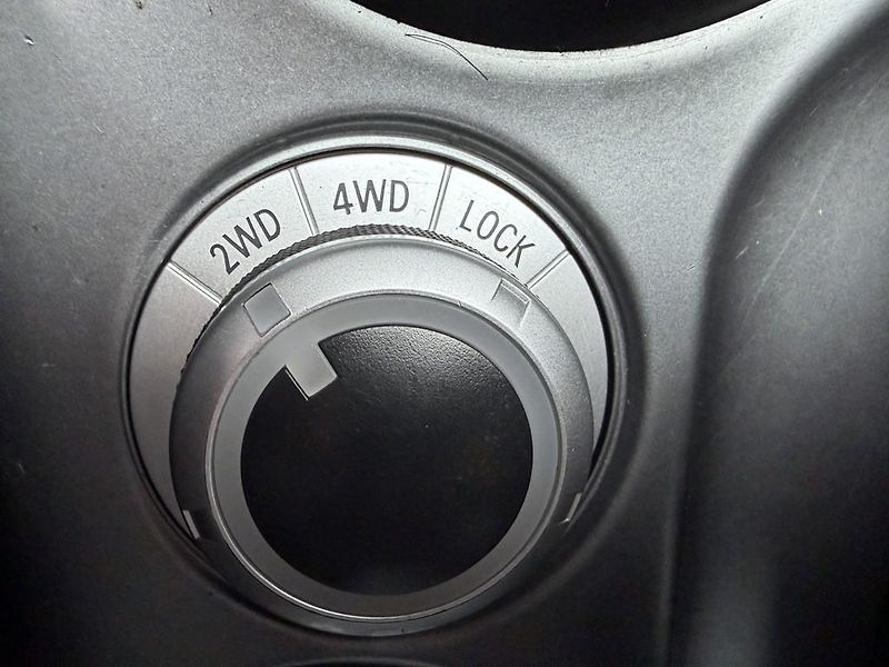 Mitsubishi Outlander 2.2 DI-D 4x4 automat, navigace - fotka 19 z 27