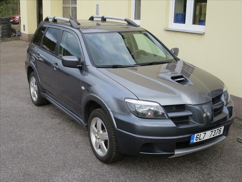 Mitsubishi Outlander 2,0  Turbo - fotka 1 z 24