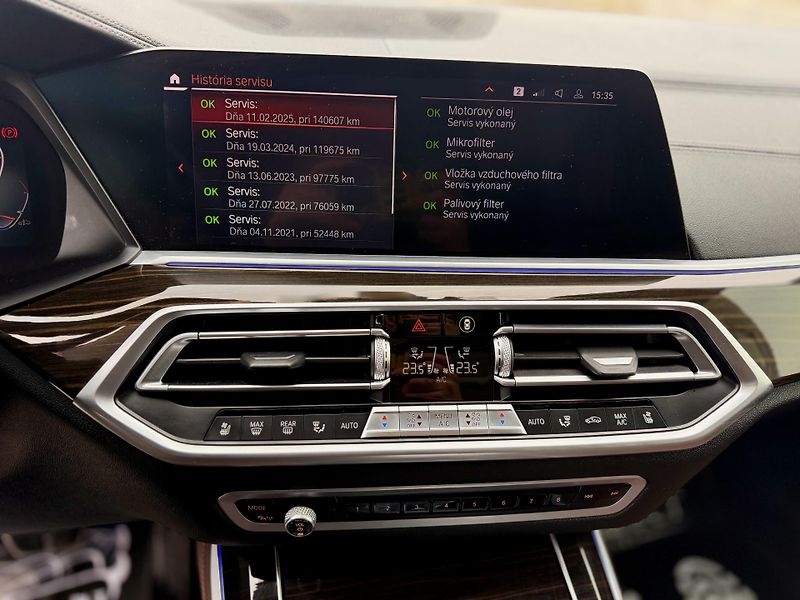 BMW X5 (2020) BMW X5 M50d - fotka 20 z 21