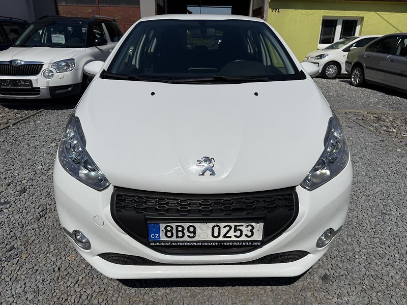 Peugeot 208 1.2i 60 KW ALU SERVIS. - fotka 8 z 13