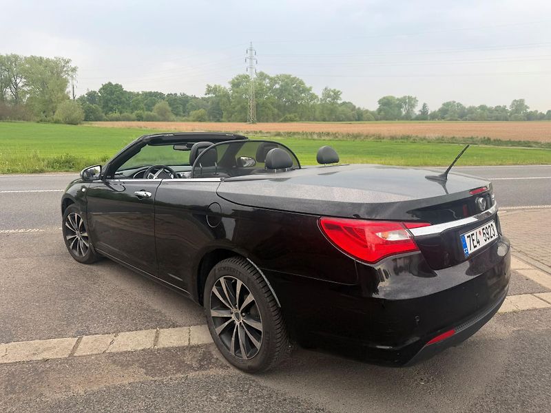 Lancia Flavia (2012)  200S  2,4 i limited 2012 - fotka 19 z 21