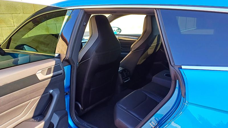 Volkswagen Arteon Shooting Brake R-LINE 2.0TSI 206kW TAŽNÝ ČR - fotka 6 z 11