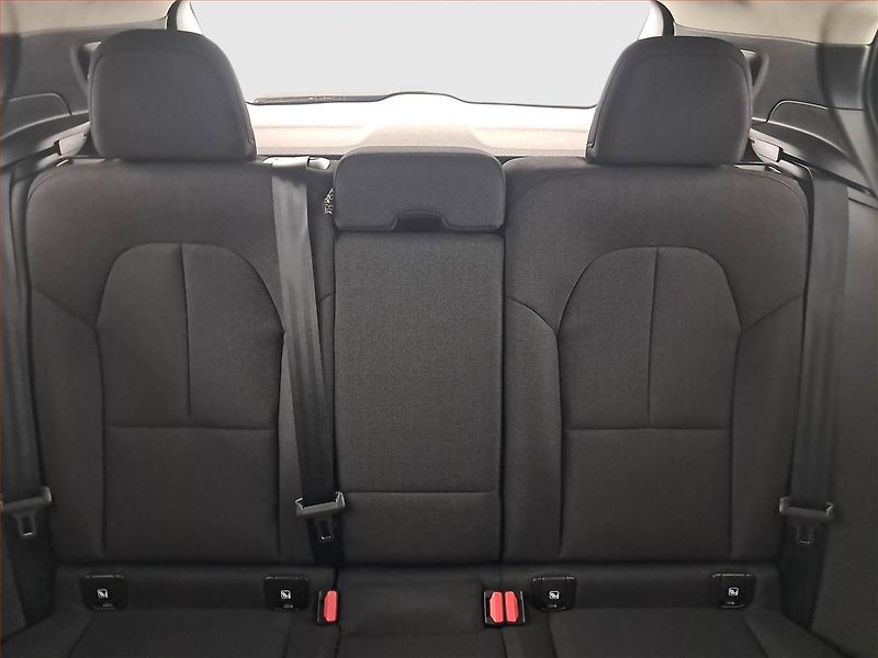 Volvo XC40 (2026) Plus B3 - fotka 10 z 20
